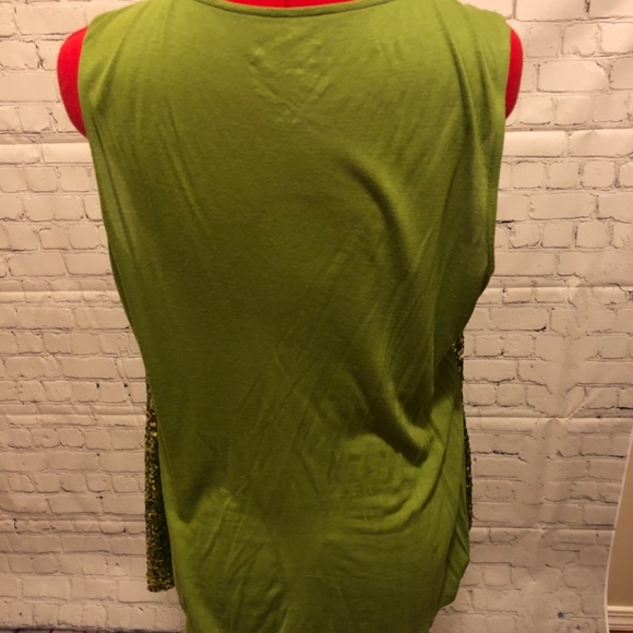 Macy’s New York Great holiday tank size Large - Picture 4 of 5